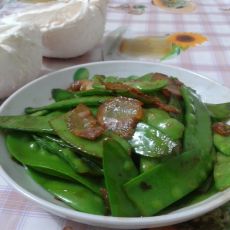 腊肉炒荷兰豆的做法