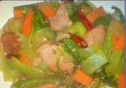 腊肉绘杂蔬的做法