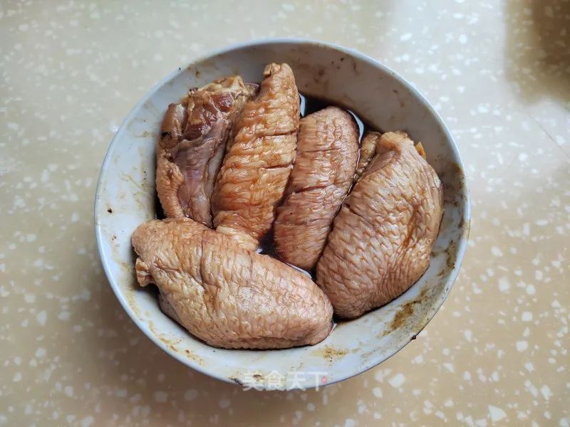 干锅花菜鸡翅的做法