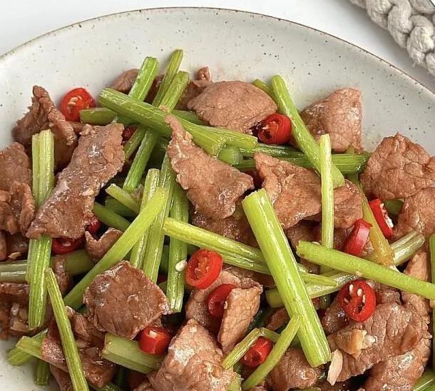 芹菜炒牛肉家常做法