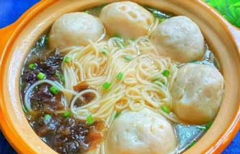 鱼丸面的做法
