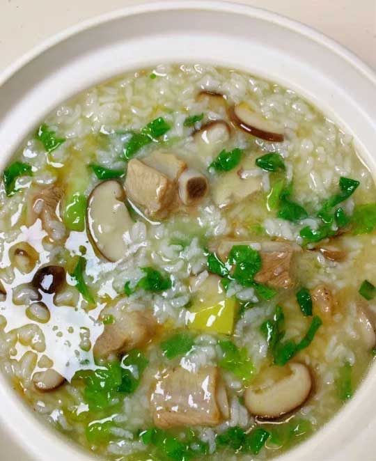 香菇生菜排骨粥的做法