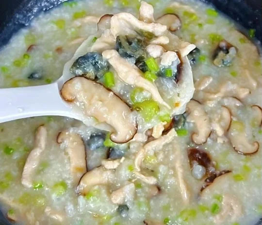 鸡丝香菇粥的做法