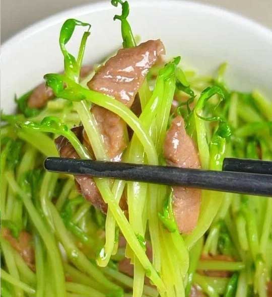 豆苗炒牛肉的做法
