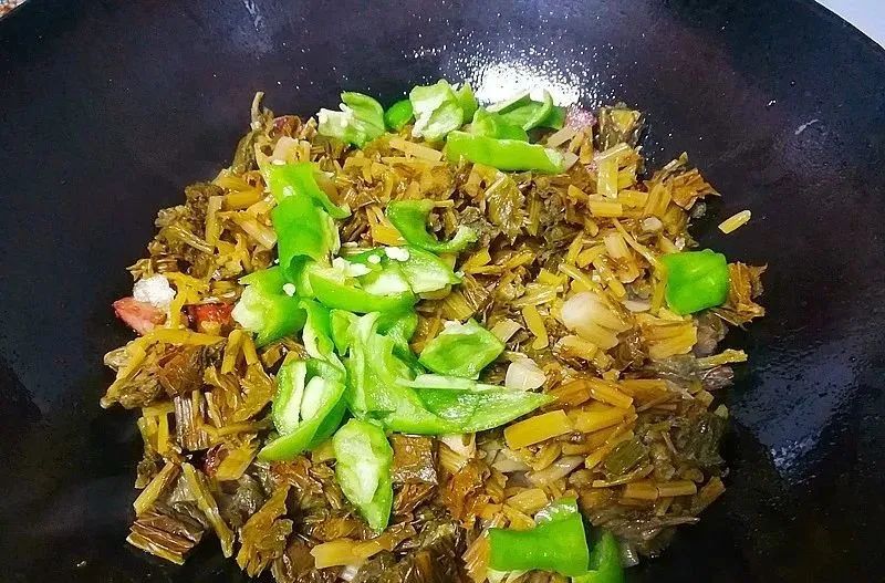 牛肉炒咸菜的做法