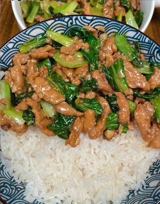 上海青炒肉的做法