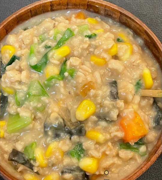 生菜皮蛋燕麦粥的做法
