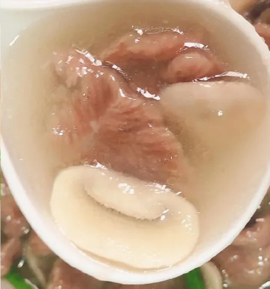 口蘑滑肉汤的做法