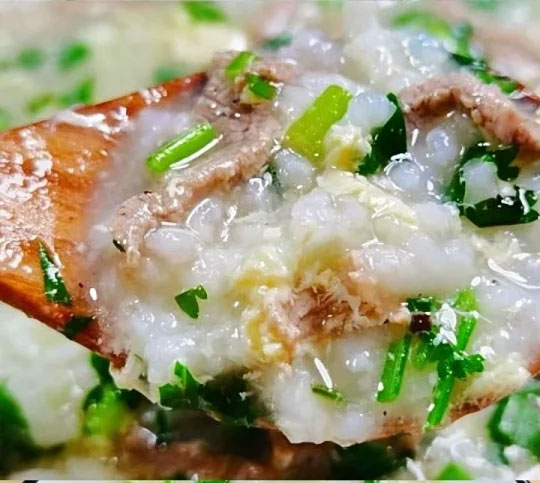 滑蛋牛肉粥的做法