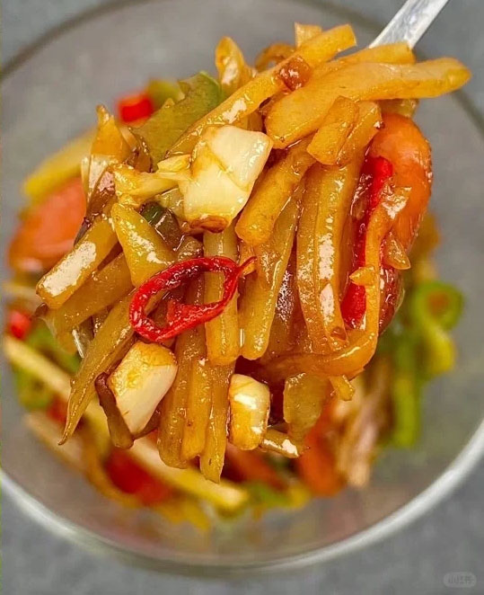 士豆丝炒火腿肠的做法