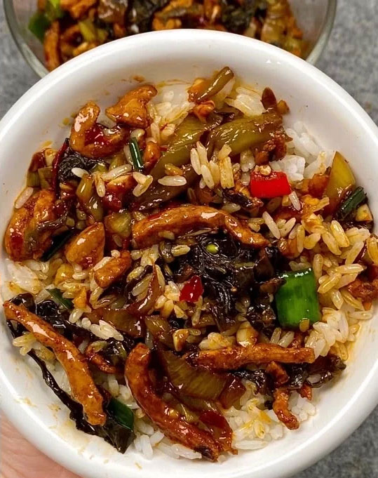 香辣酸菜炒肉丝的做法