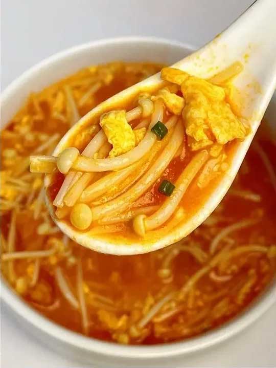 金针菇番茄炒鸡蛋的做法