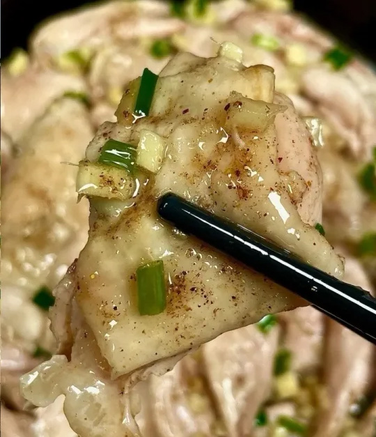 手撕姜葱鸡的做法