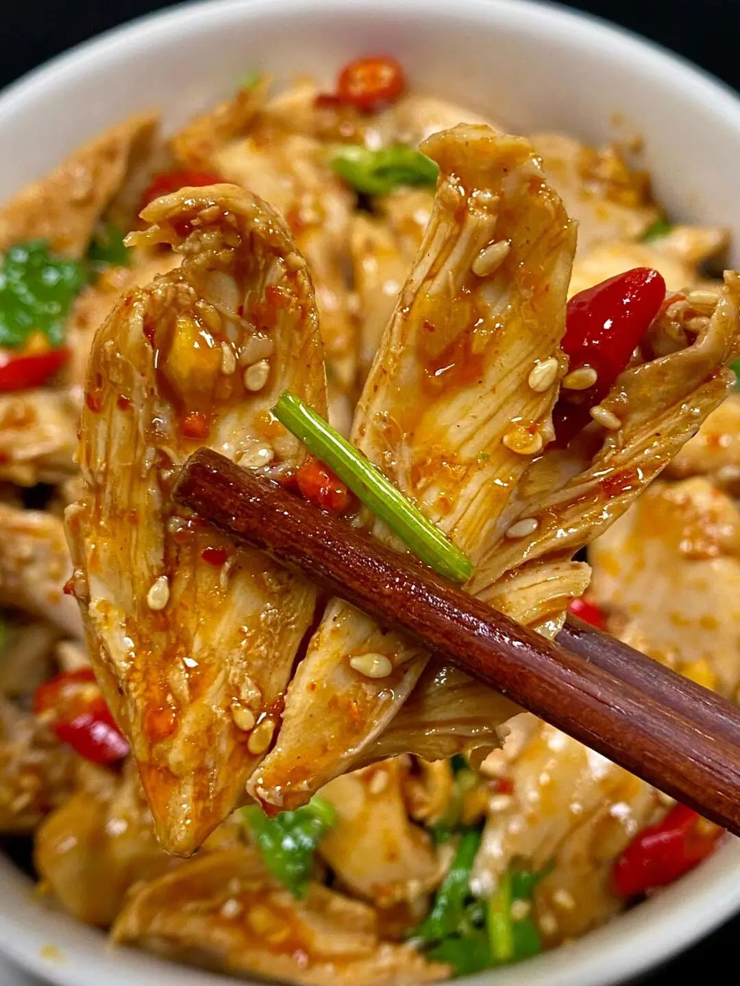 酸爽凉拌鸡腿肉的做法