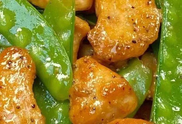 荷兰豆炒鸡胸肉的做法