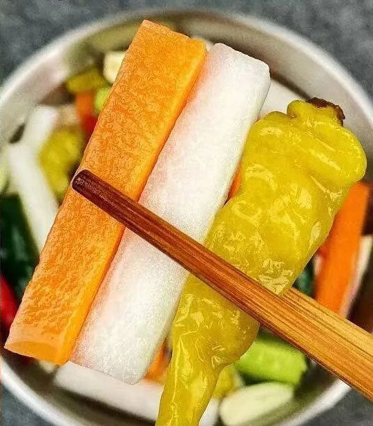 泡椒黄瓜萝卜的做法
