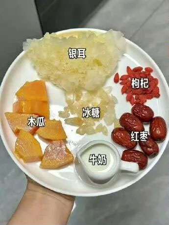 木瓜牛奶银耳汤的做法