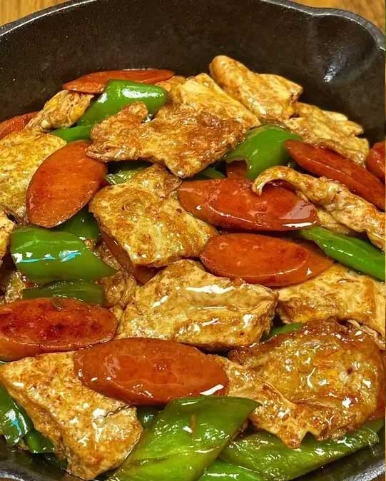 青椒鸡蛋炒火腿的做法