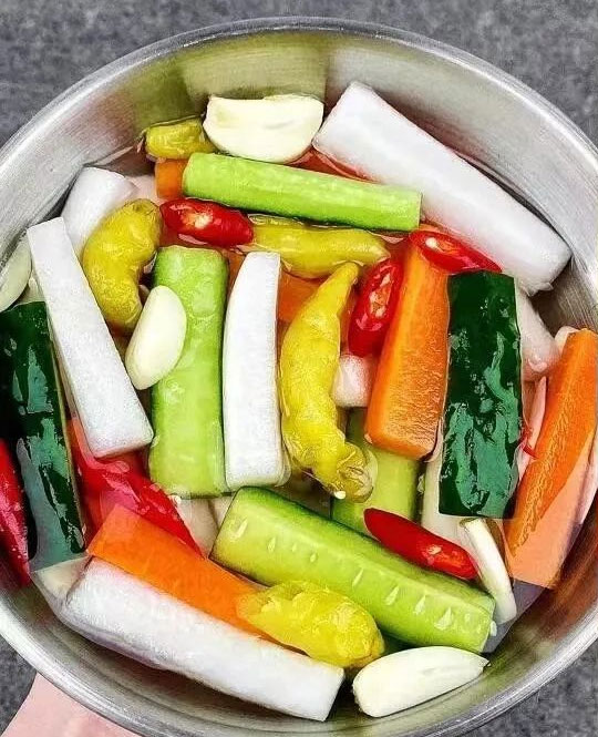 泡椒黄瓜萝卜的做法