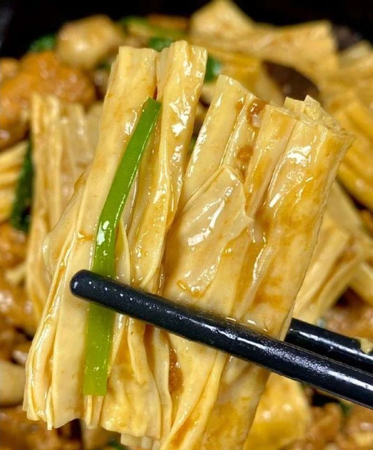 腐竹香菇炒肉的做法