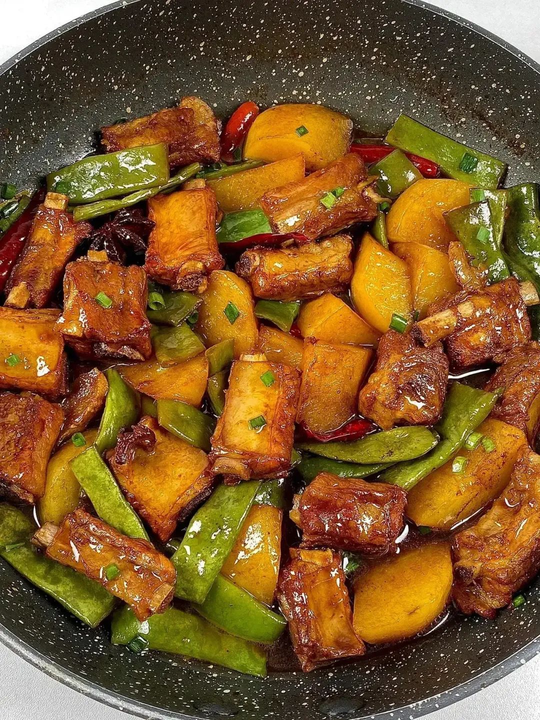 排骨焖土豆的制作方法