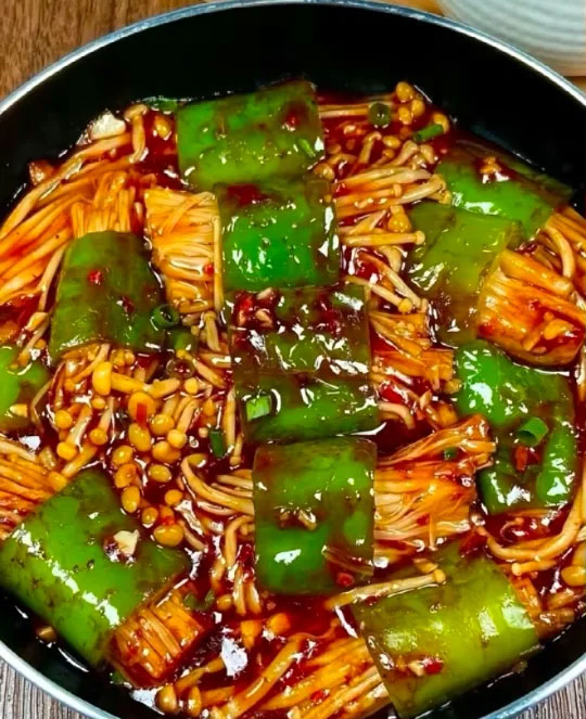 酱汁青椒金针菇的做法