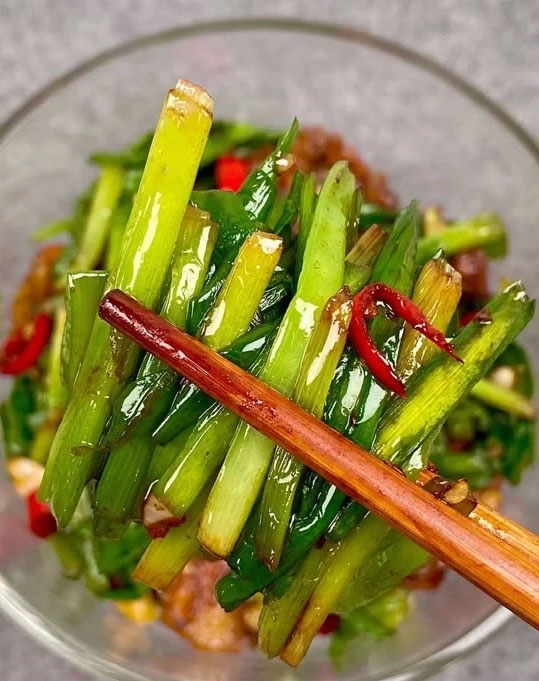 韭菜炒五花肉的做法