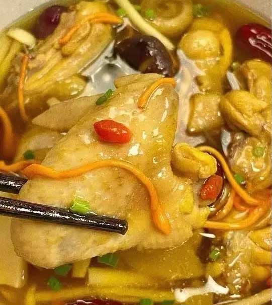 菌菇鸡汤的做法