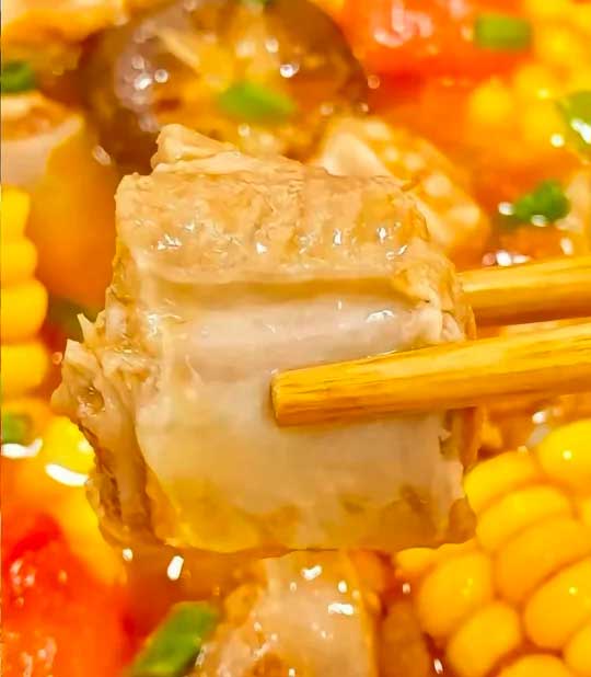 番茄玉米排骨汤的制作方法