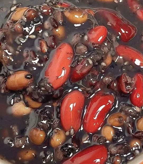 血糯米黑豆芝麻粥的做法