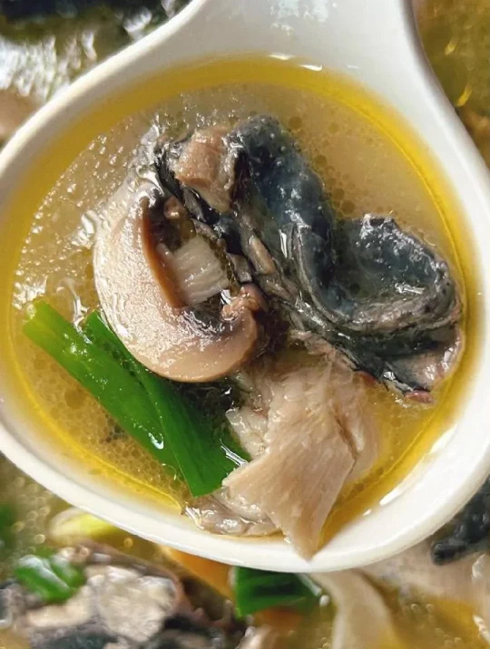 乌鸡菌汤的做法