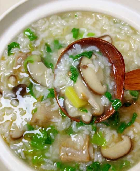 香菇生菜排骨粥的做法
