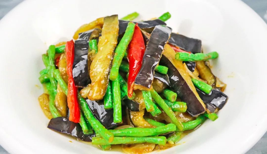 茄子炒豆角的做法！健胃补肾！