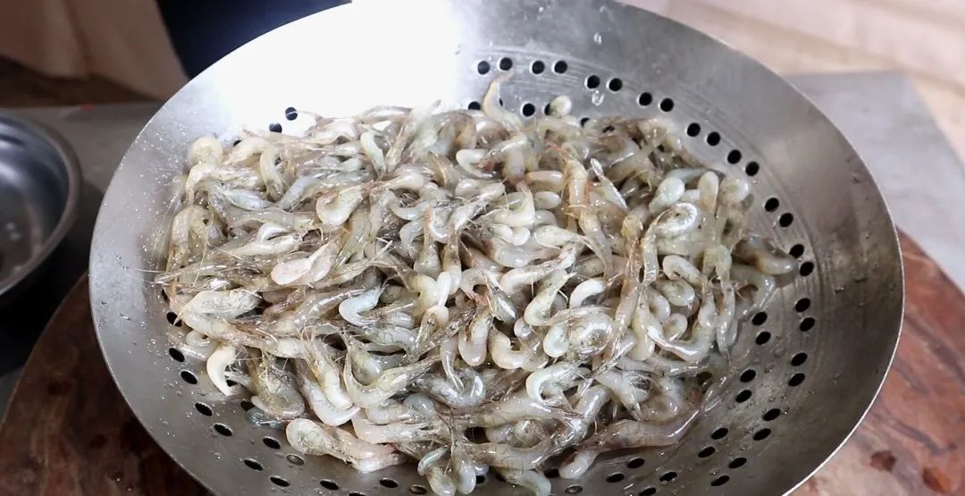 韭菜炒河虾的做法！健胃，提神！