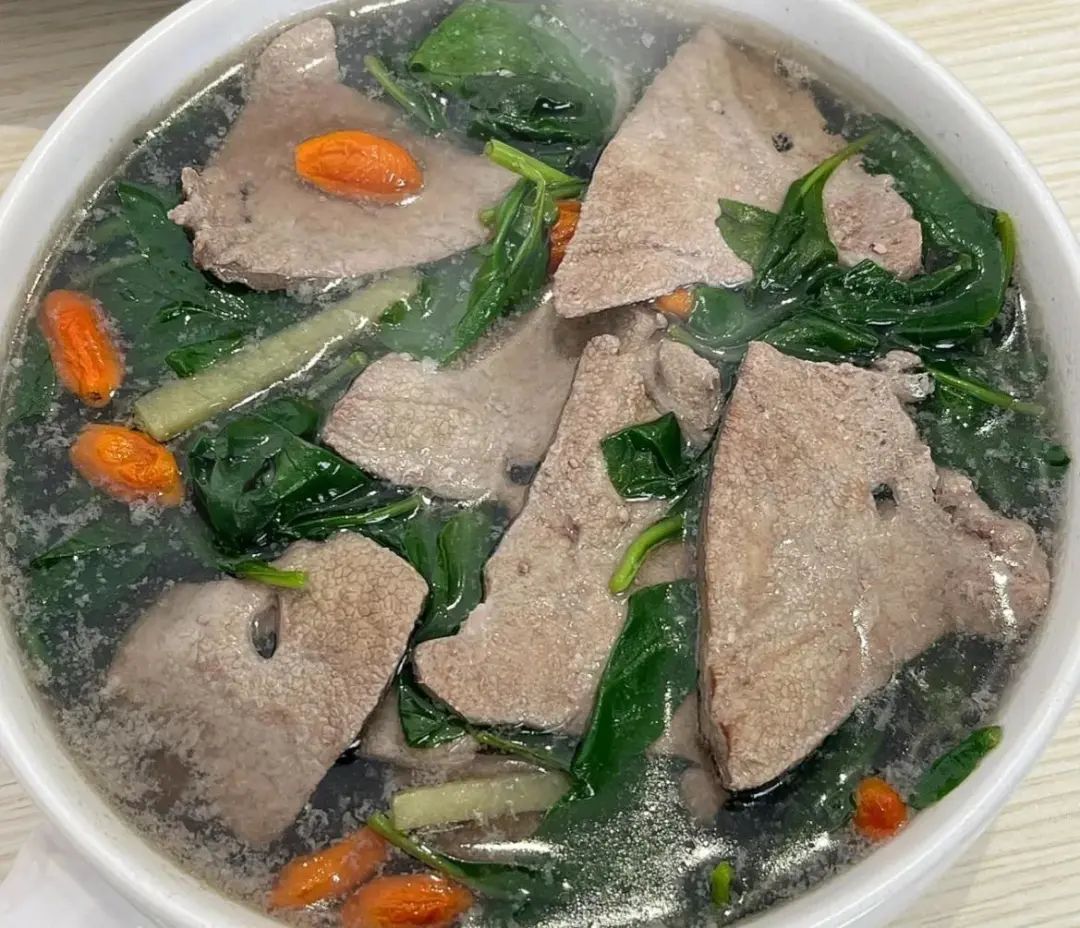 菠菜猪肝枸杞‬汤‬的做法