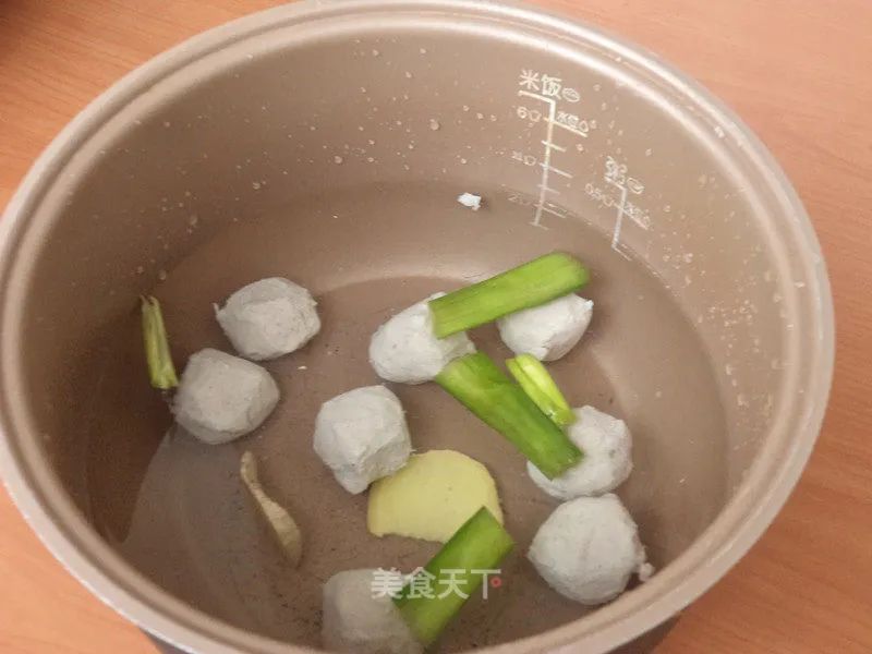 猪肚丸春笋汤的做法