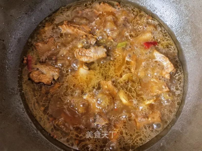麻辣咸香的双椒排骨做法，特别下饭哦