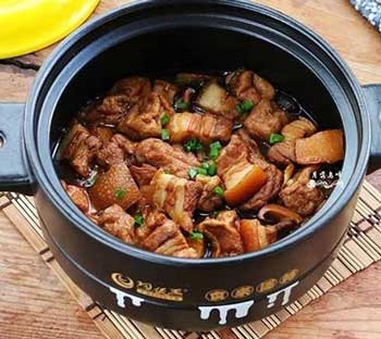 五花肉炖香菇家常做法