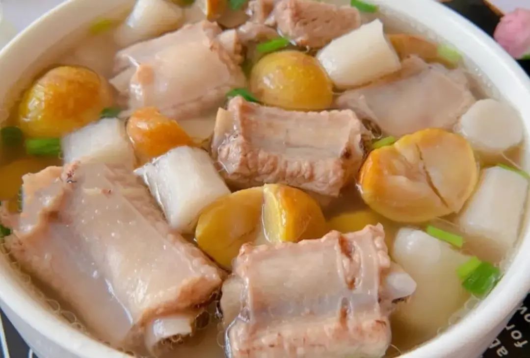 板栗‬排骨汤‬的做法