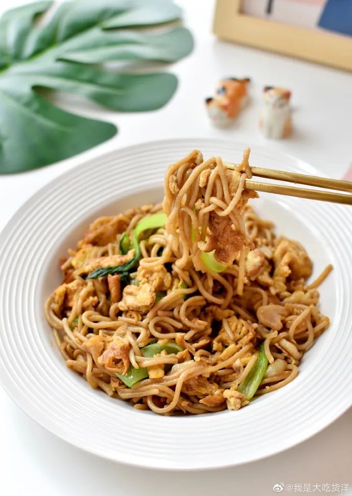 低卡版街头炒面，十分钟搞定的0失败美食！