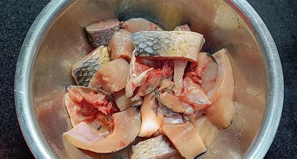 家常炖鱼这样做简单又好吃，肉质鲜香入味不腥不柴，特别美味