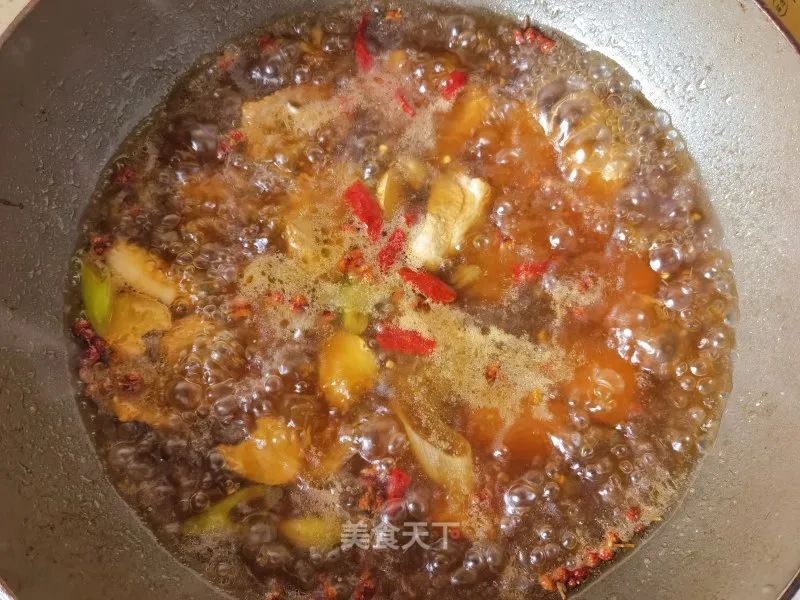 麻辣咸香的双椒排骨做法，特别下饭哦