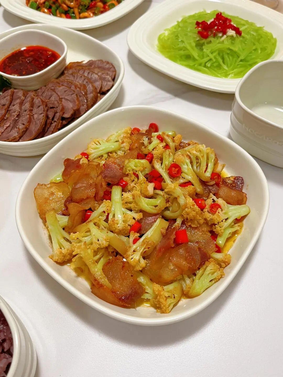 有机花菜炒腊肉的做法
