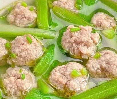 丝瓜葱花肉丸汤的做法