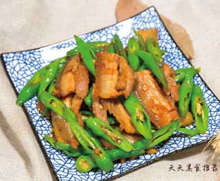 小炒肉的做法，香辣入味，咸香下饭！ ​​​​