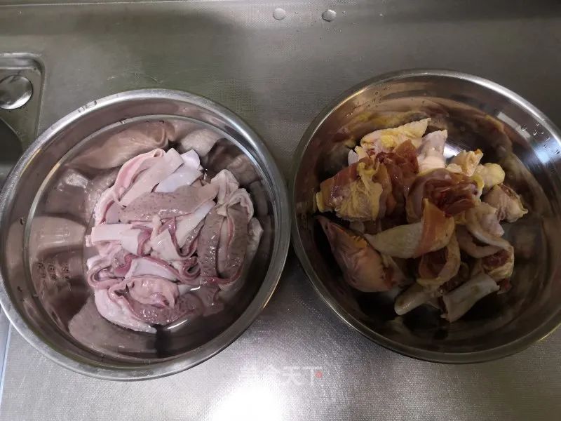 猪肚煲鸡汤的做法