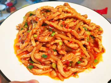 色香味俱全的鱼香肉丝做法，家常必备菜，学起来