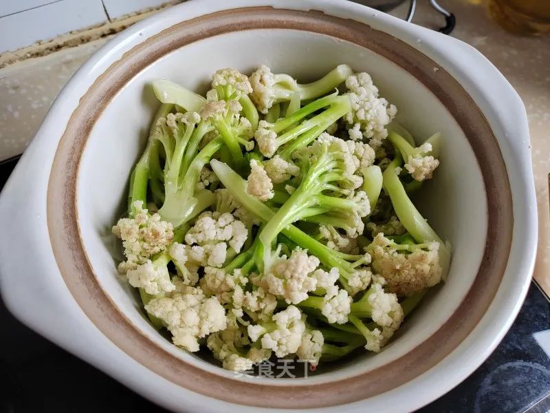 干锅花菜鸡翅的做法