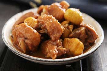 板栗烧鸡的美味做法！鸡肉鲜滑、板栗香甜
