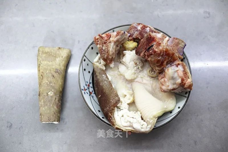 猪肚腔骨山药汤的做法